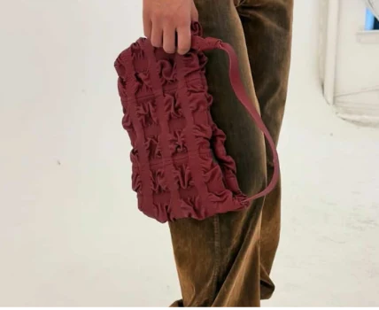 Bolso vinotinto de Kernel